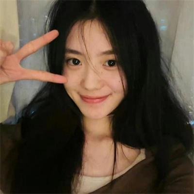 带剑女孩